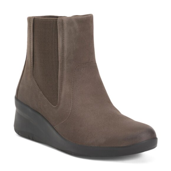 CLARKS Suede Suttyn Rae Comfort Booties - Picture 1 of 3